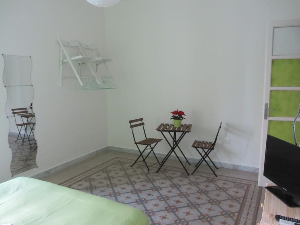 B&B La Mela ซาแลร์โน ห้อง รูปภาพ